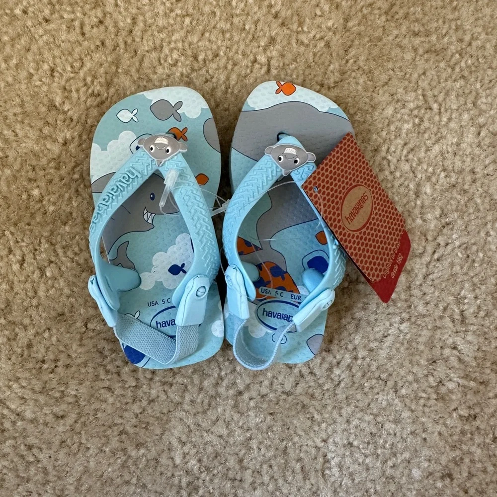 NWT Havaianas Baby Shark Sandals Size 5C